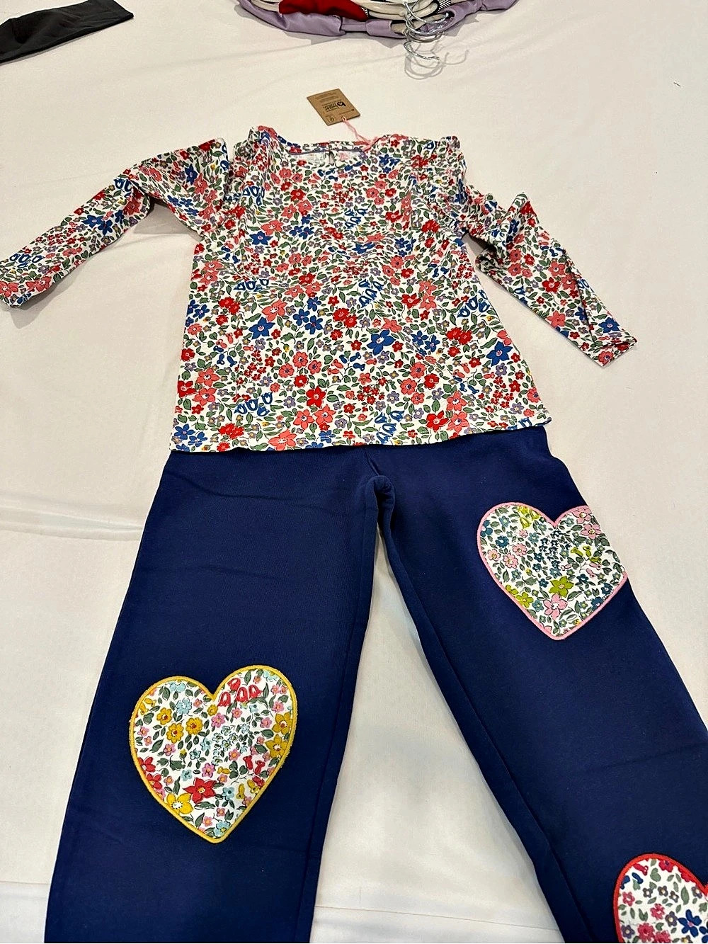Mini Boden sweatpant with heart appliqué size 7 pants only